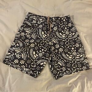 Patagonia Men’s Black/Dark Gray and White Patterned Board Shorts